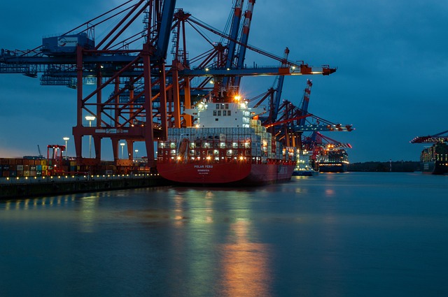 Effortless Military Vehicle Shipping: Port Gateways & Reliable Providers